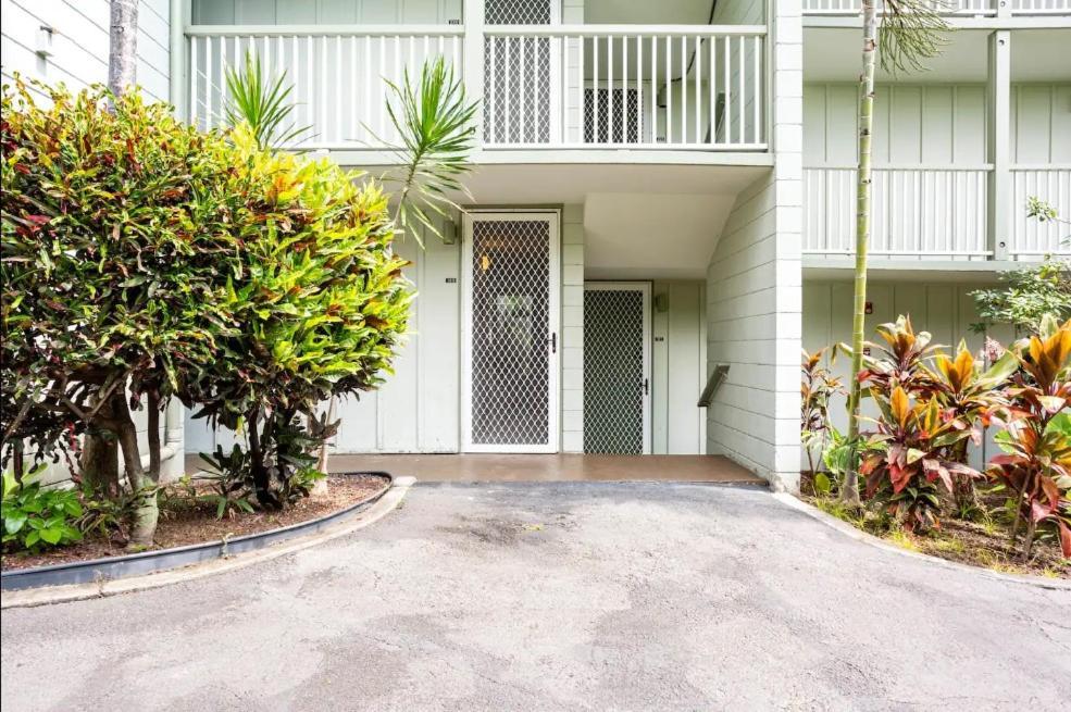 Downtown Hawaiian Theme Condo With Hot Tub, Pool & Beach - Kona Islander Inn カイルア・コナ エクステリア 写真