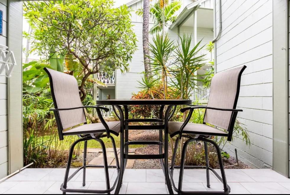 Downtown Hawaiian Theme Condo With Hot Tub, Pool & Beach - Kona Islander Inn カイルア・コナ エクステリア 写真