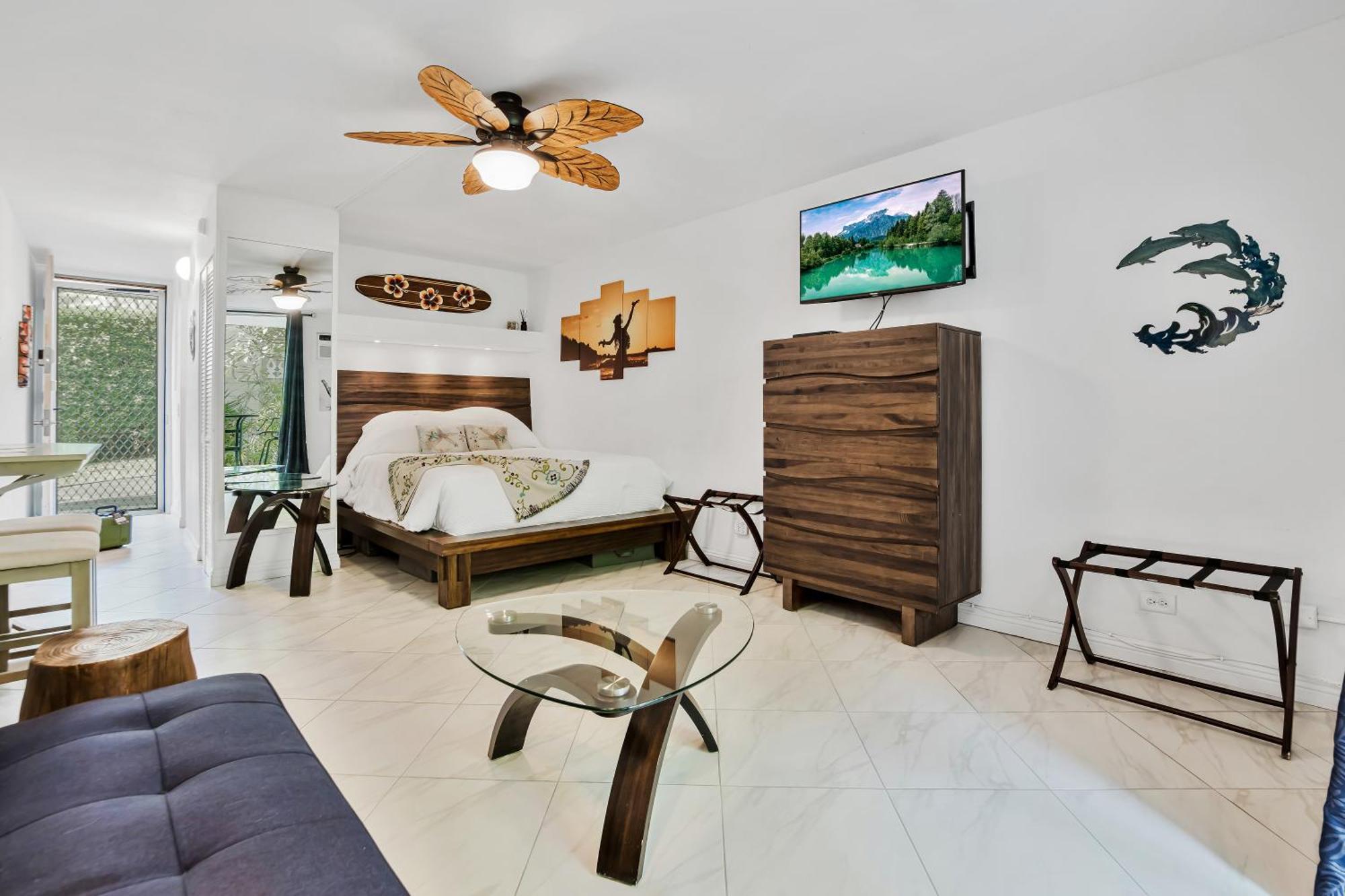Downtown Hawaiian Theme Condo With Hot Tub, Pool & Beach - Kona Islander Inn カイルア・コナ エクステリア 写真