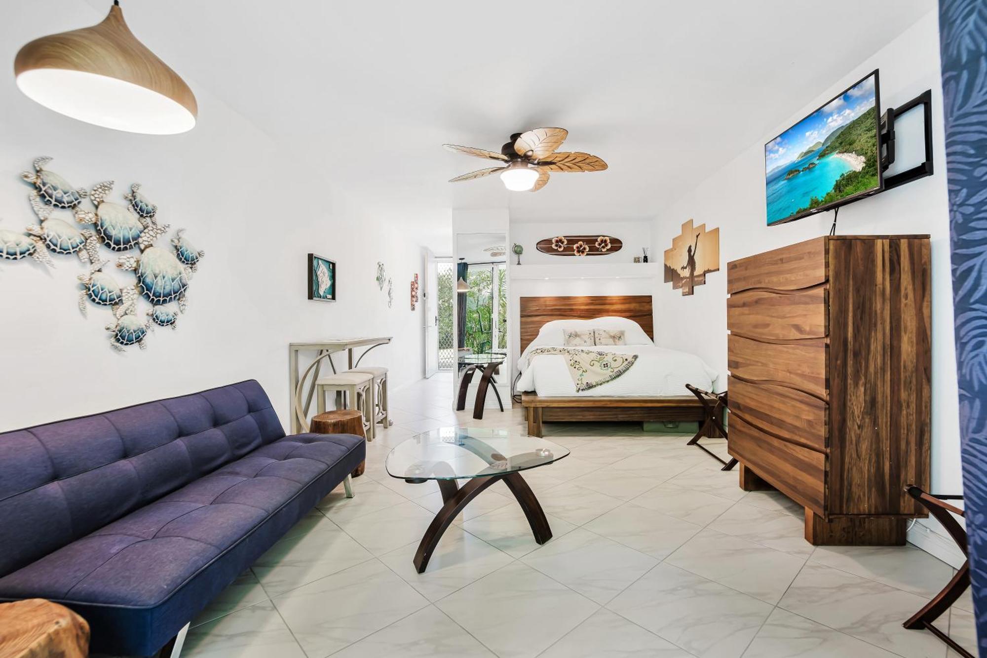 Downtown Hawaiian Theme Condo With Hot Tub, Pool & Beach - Kona Islander Inn カイルア・コナ エクステリア 写真